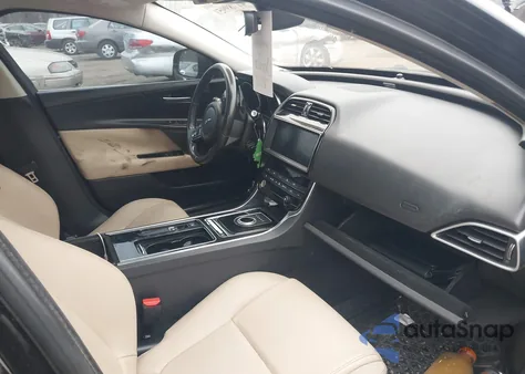 2019 Jaguar Xe 25T Premium из США, поврежденный, VIN SAJAD4FX1KCP49252